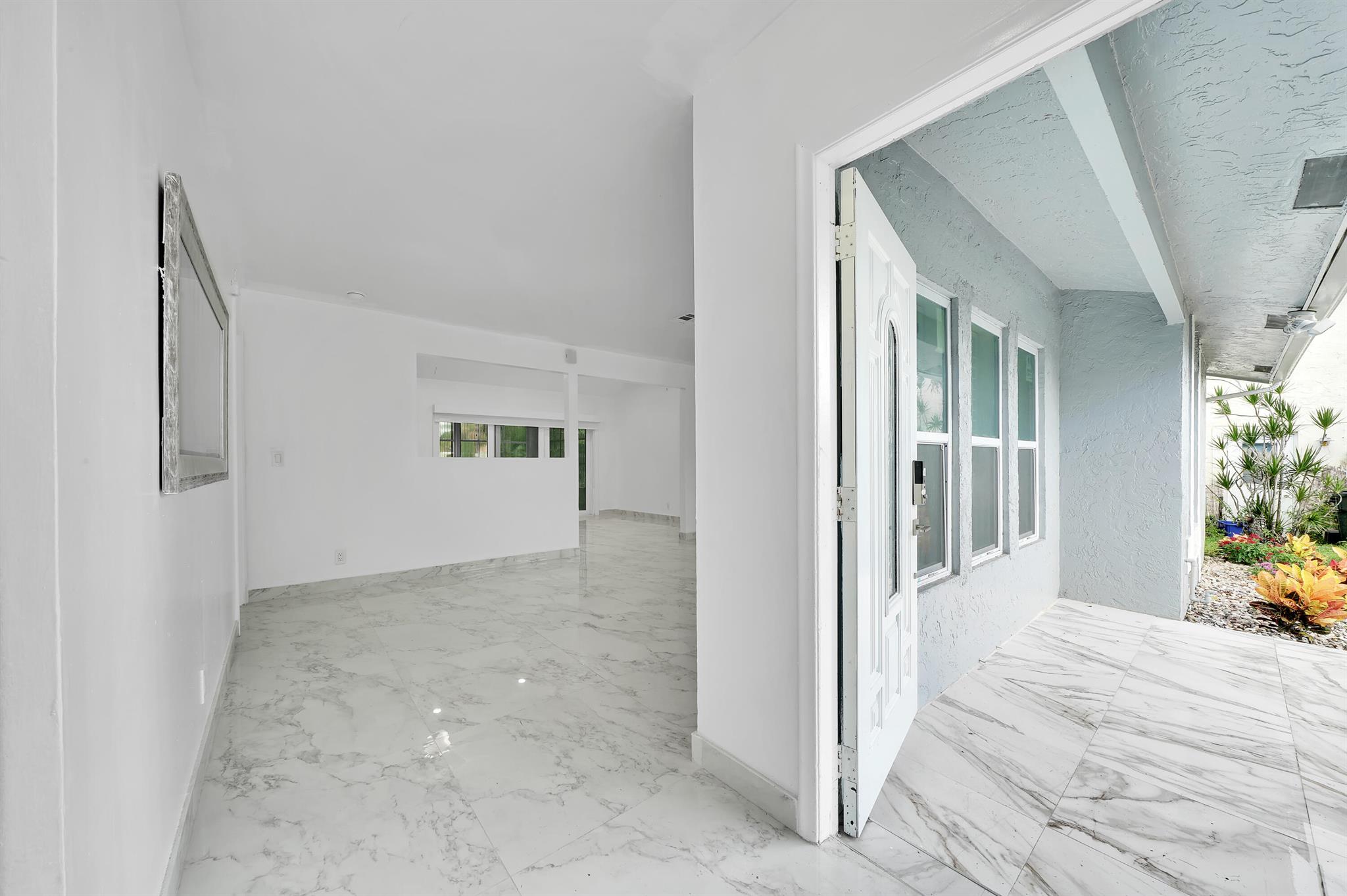 CHATELAINE - Residential Lease