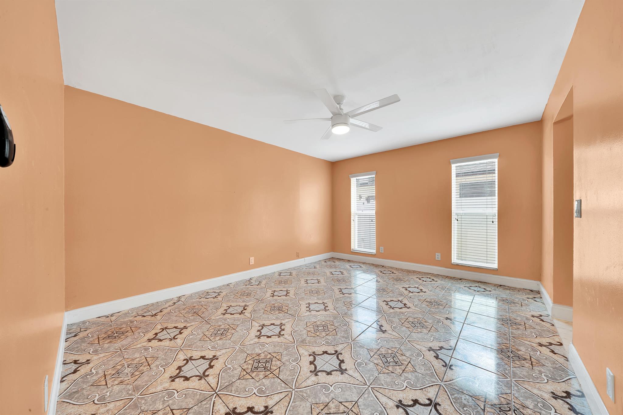 CHATELAINE - Residential Lease