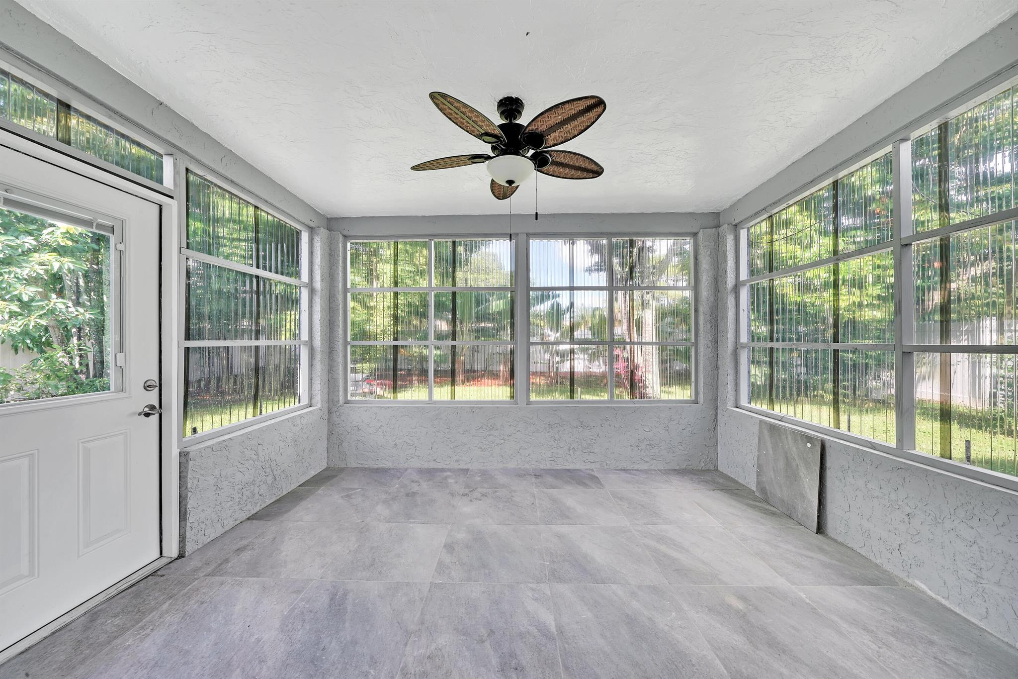 CHATELAINE - Residential Lease