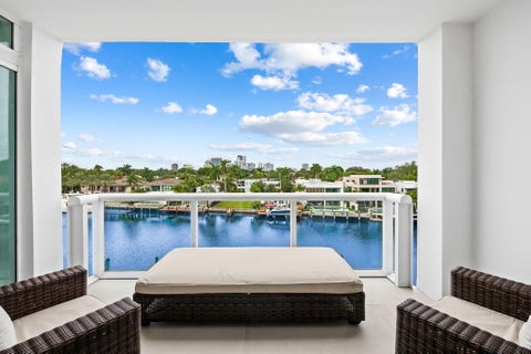Photo of 45 HENDRICKS Isle #402, Fort Lauderdale, FL 33301 (MLS # B26088182)