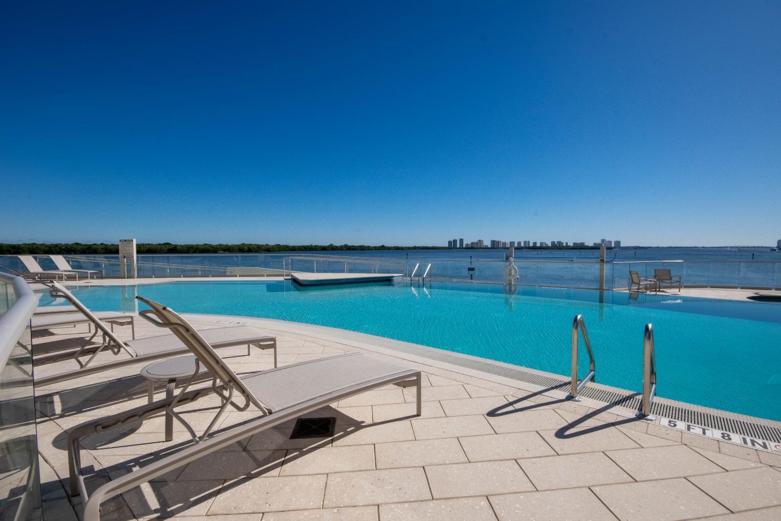 OLD PORT COVE LAKE POINT TOWER - Residential