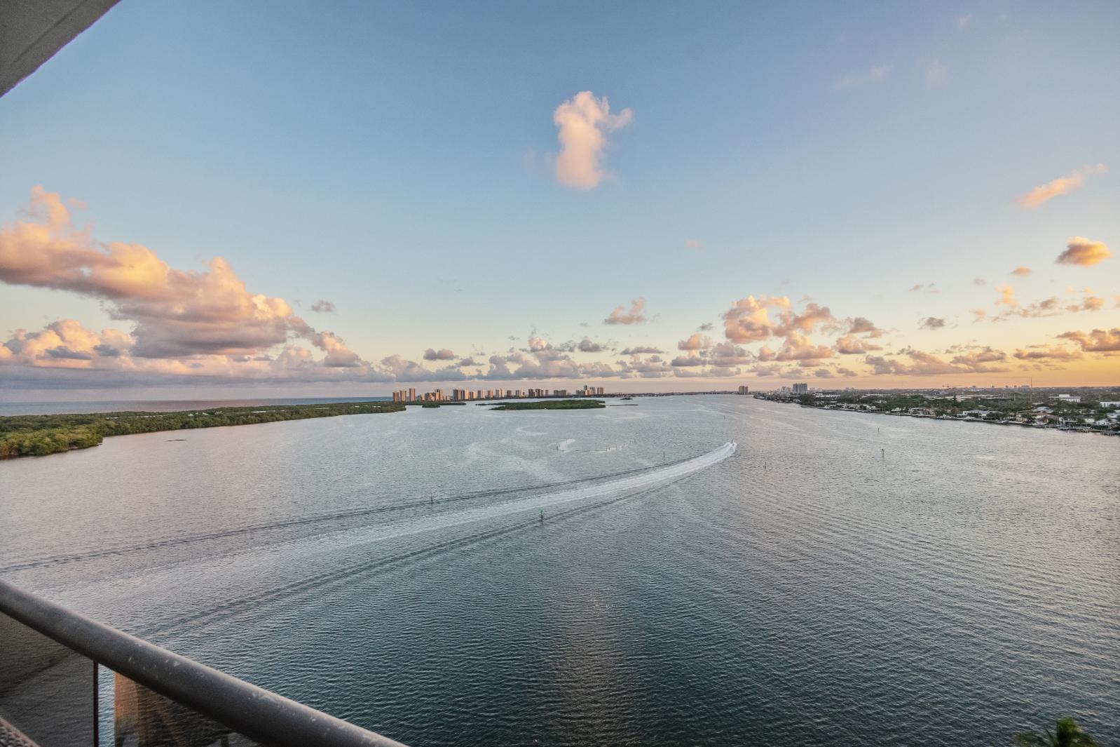 OLD PORT COVE LAKE POINT TOWER - Residential