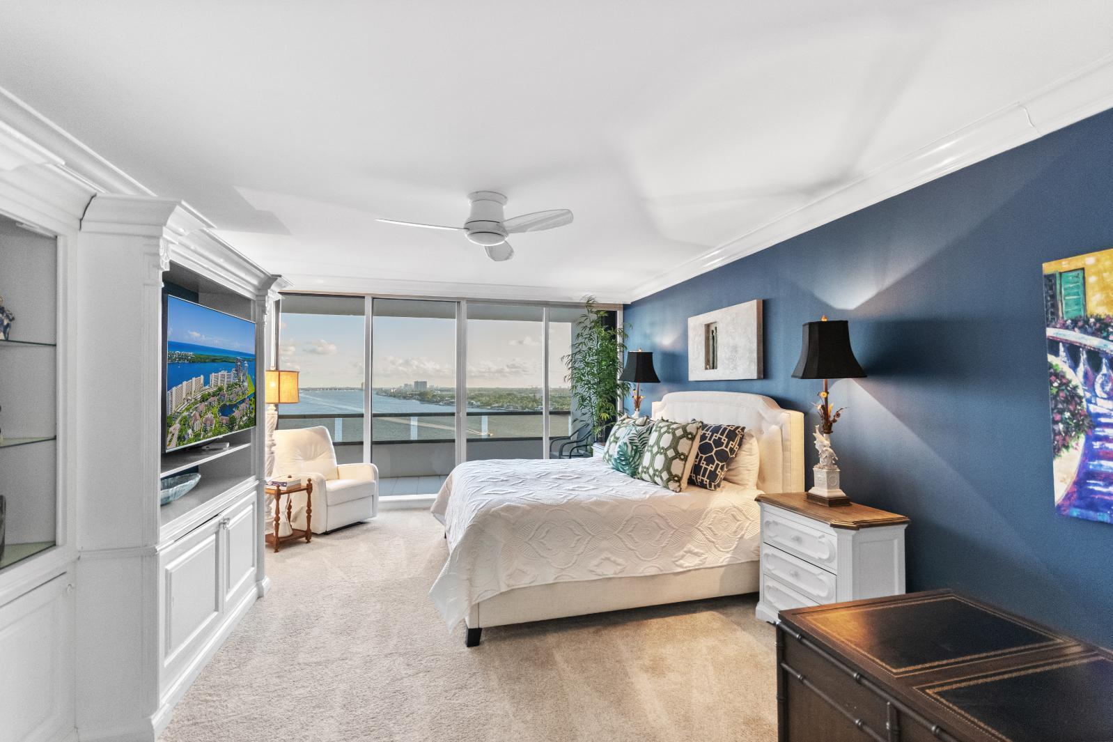 OLD PORT COVE LAKE POINT TOWER - Residential