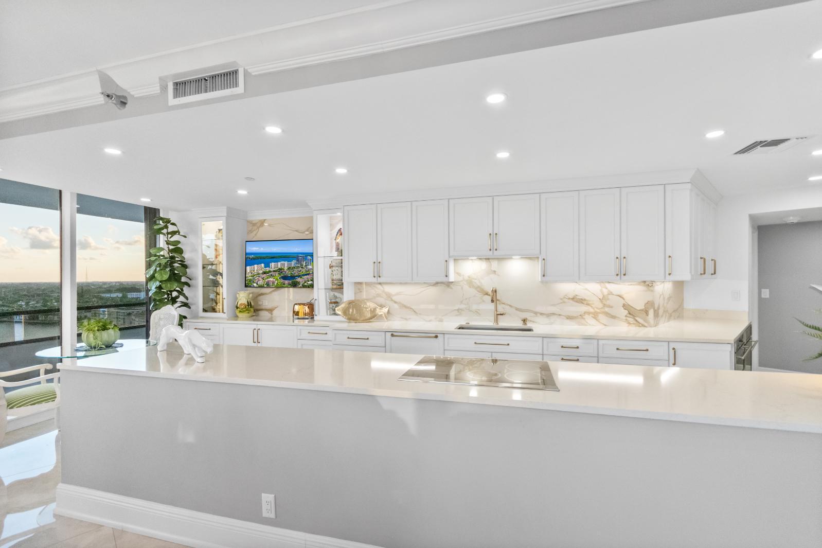 OLD PORT COVE LAKE POINT TOWER - Residential