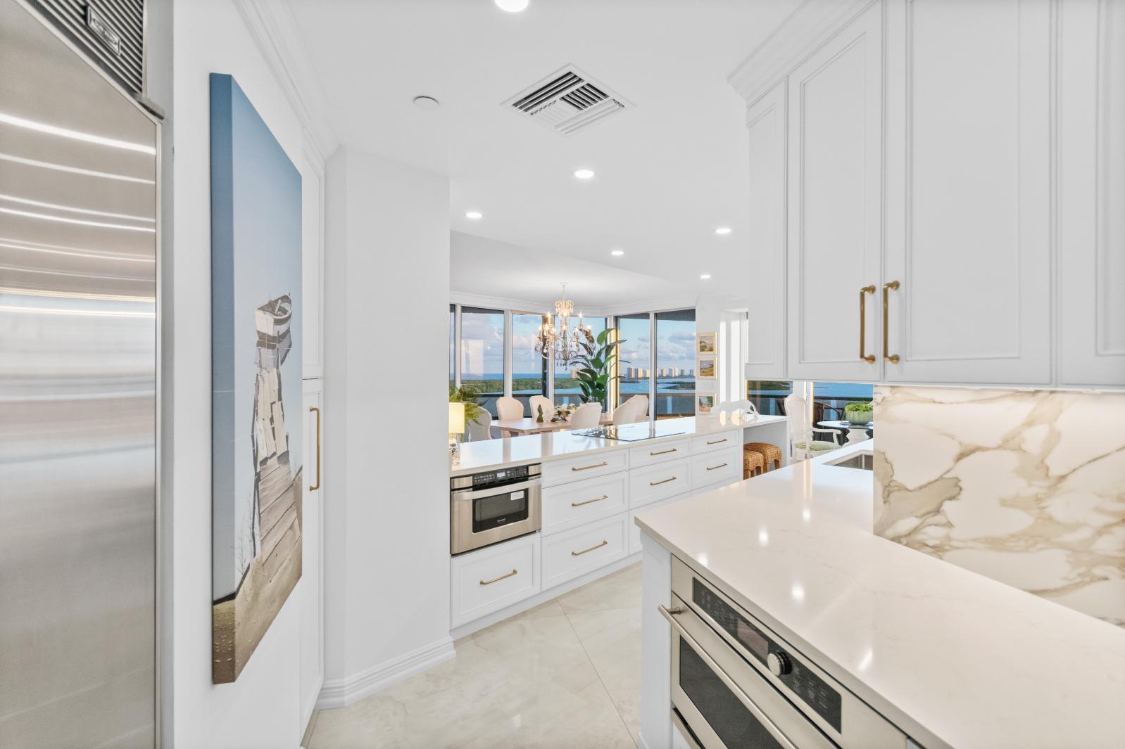 OLD PORT COVE LAKE POINT - Residential