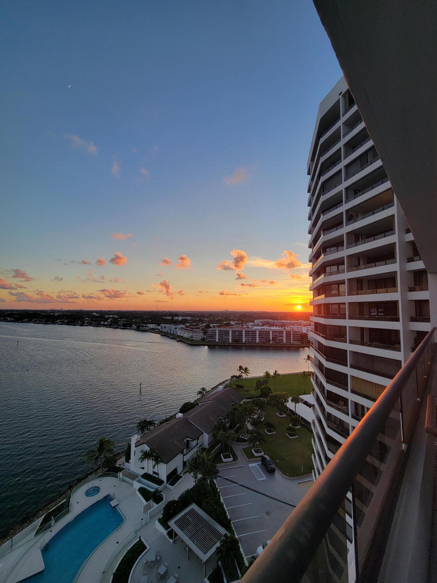 OLD PORT COVE LAKE POINT TOWER - Residential