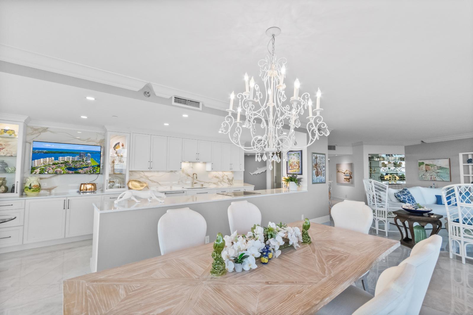 OLD PORT COVE LAKE POINT - Residential