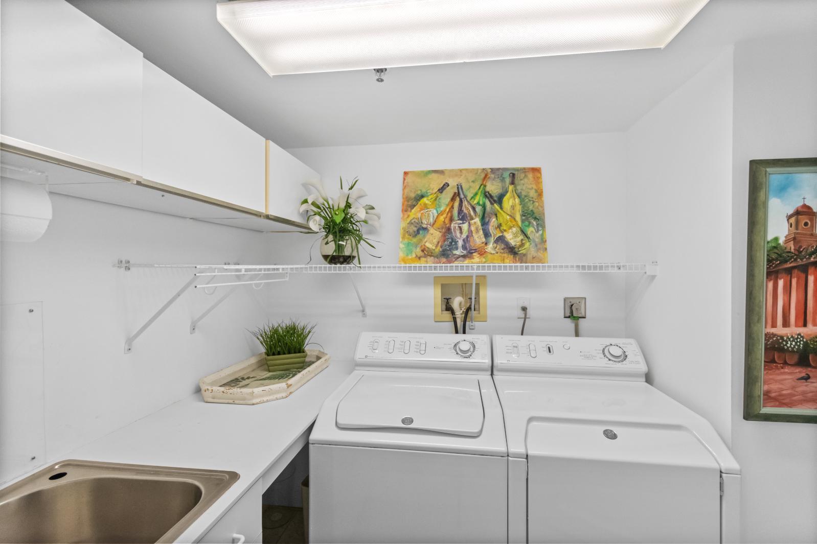 OLD PORT COVE LAKE POINT TOWER - Residential