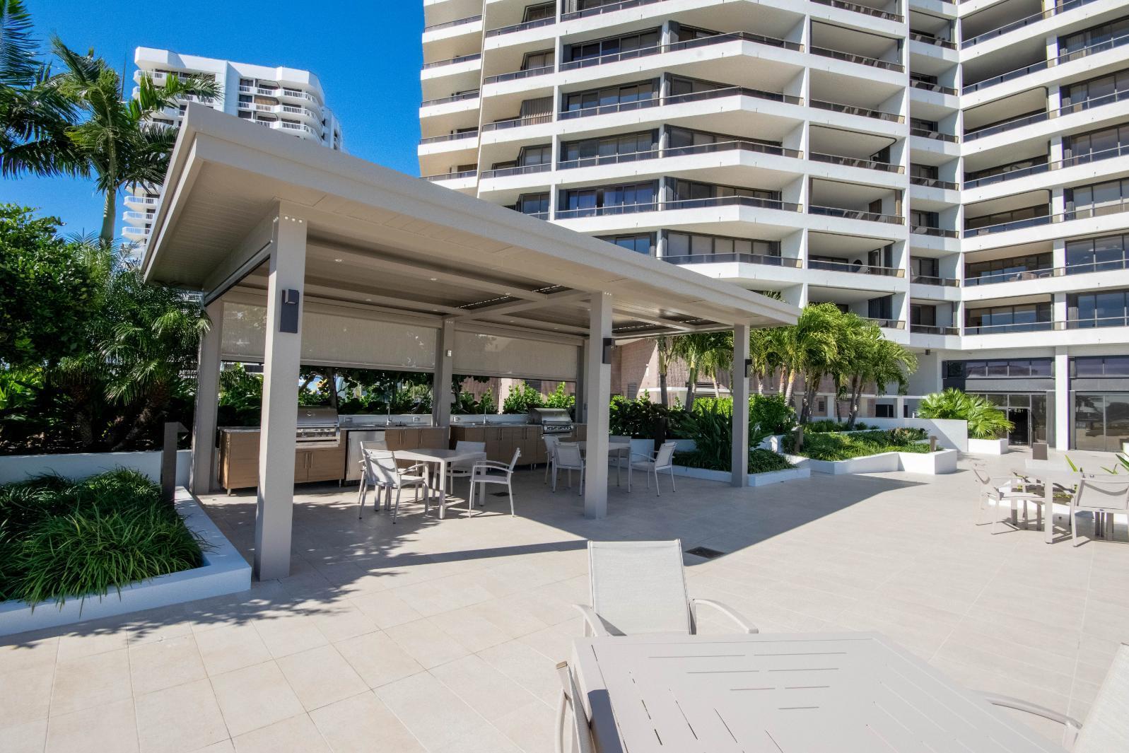 OLD PORT COVE LAKE POINT TOWER - Residential