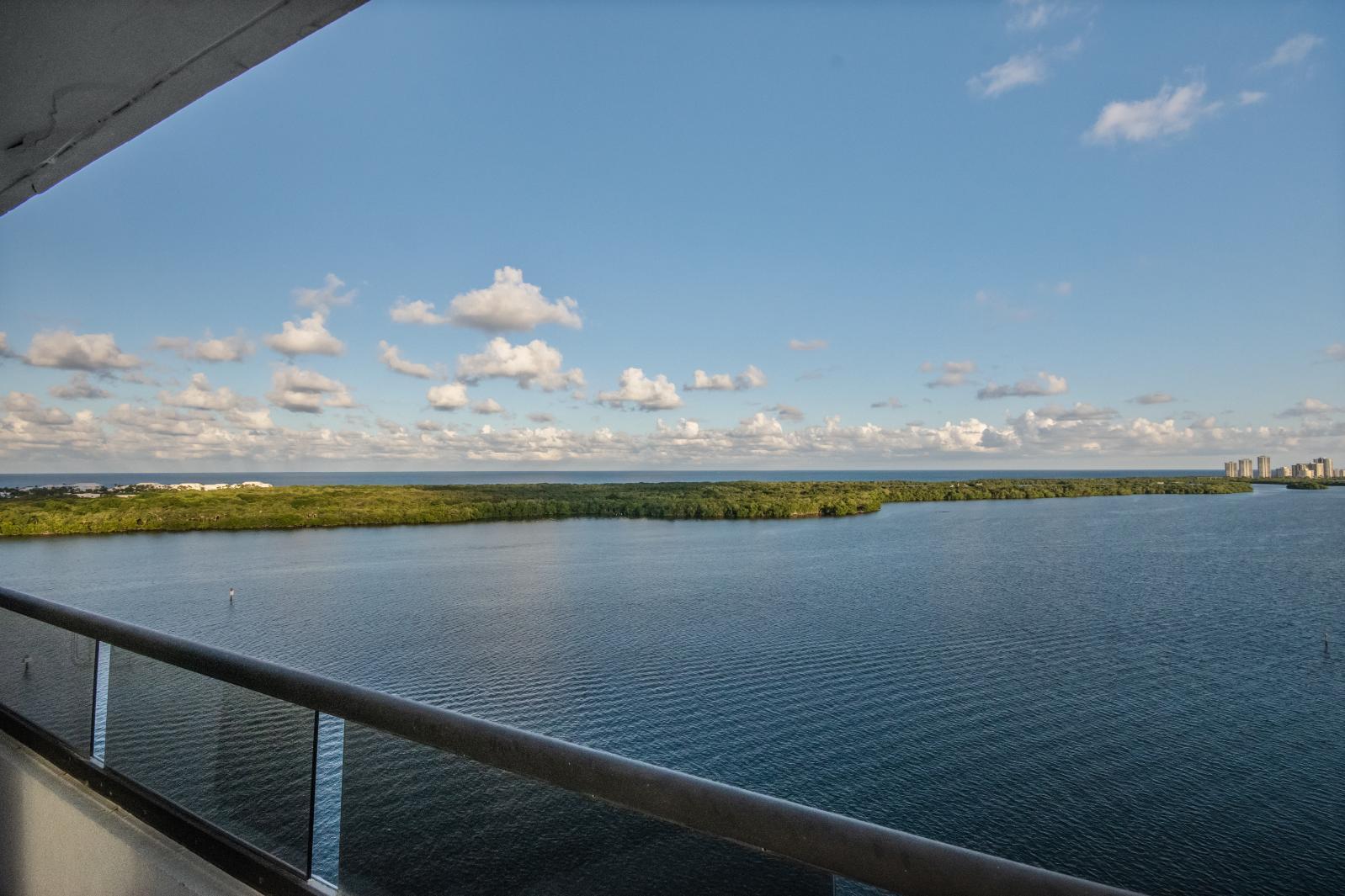 OLD PORT COVE LAKE POINT - Residential