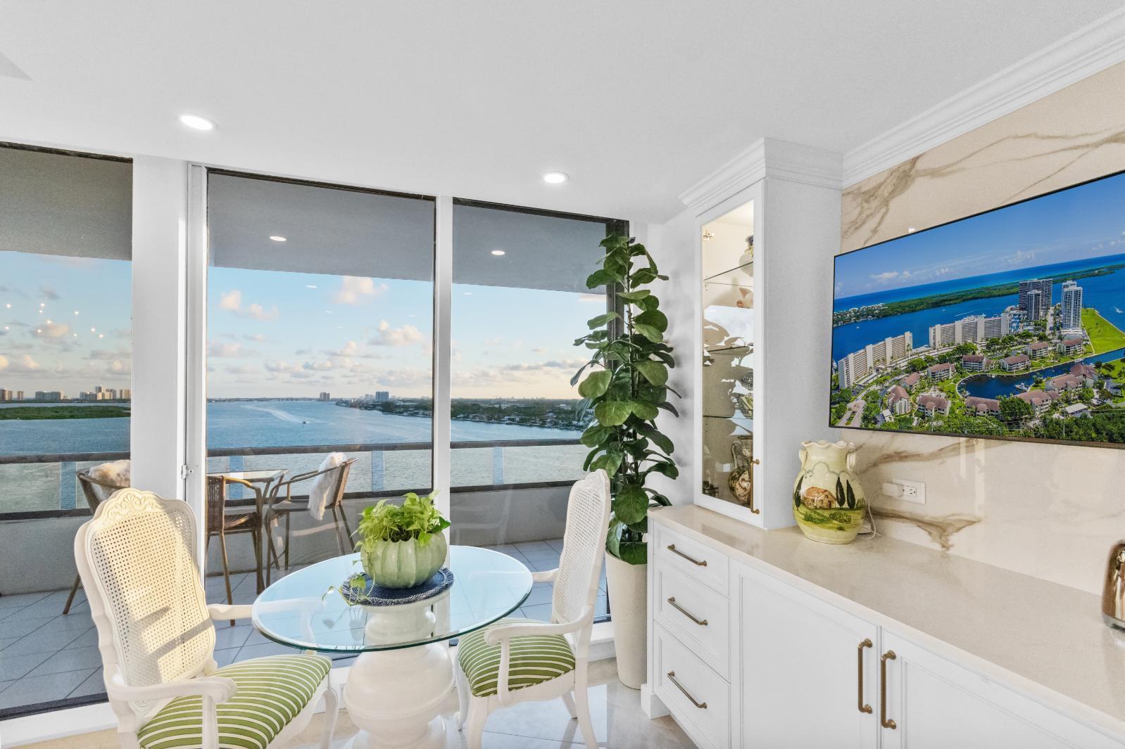 OLD PORT COVE LAKE POINT - Residential