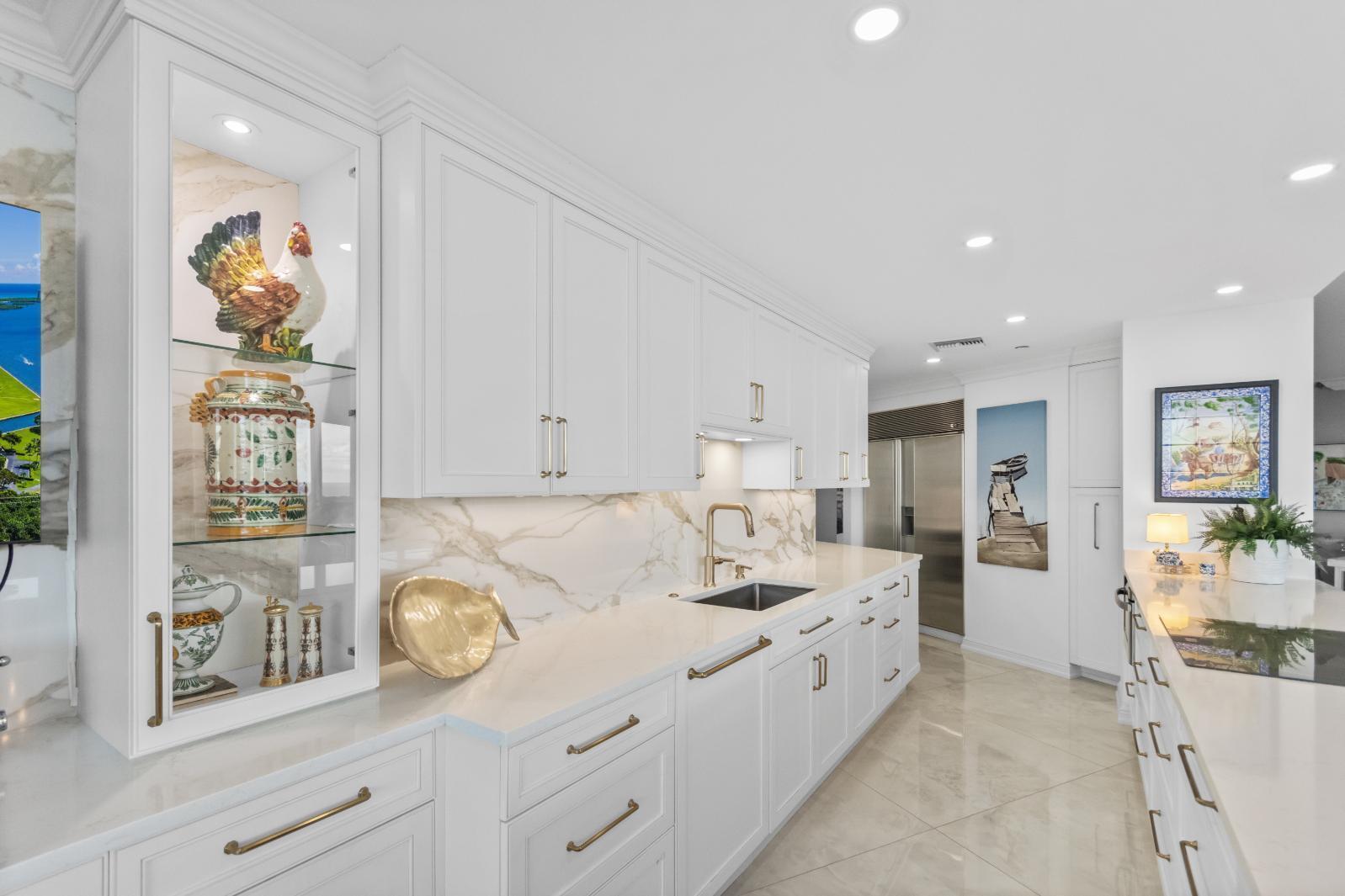 OLD PORT COVE LAKE POINT - Residential