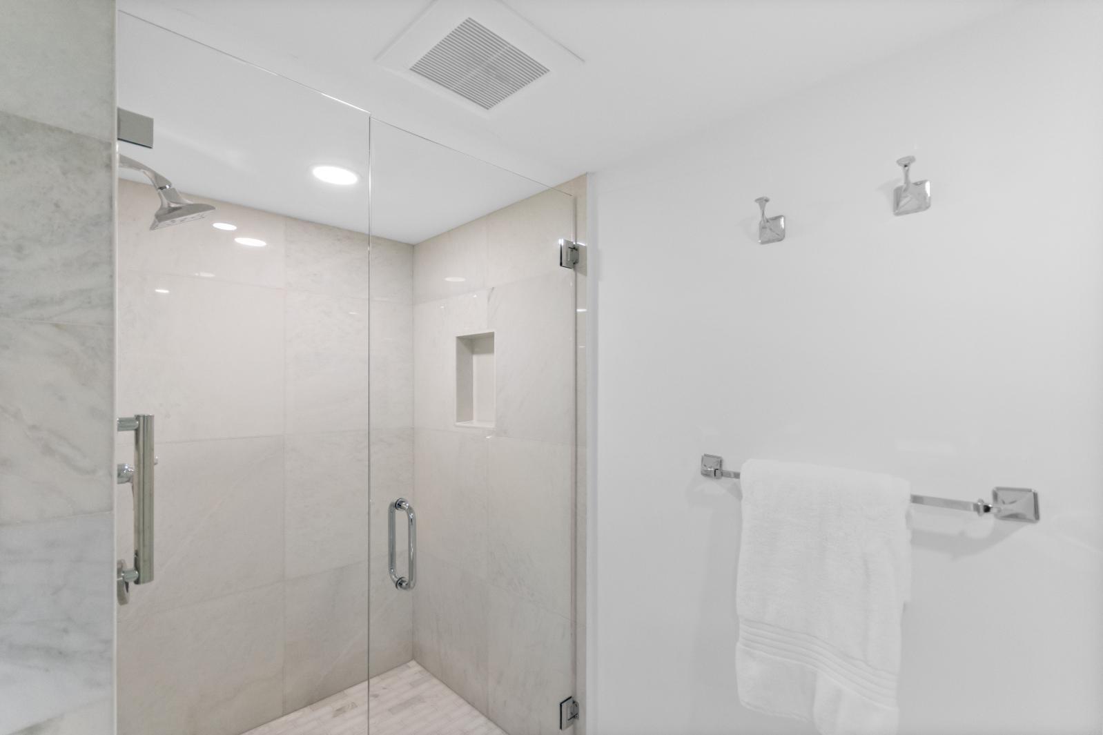 OLD PORT COVE LAKE POINT TOWER - Residential