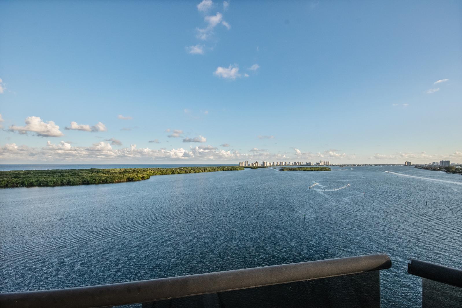 OLD PORT COVE LAKE POINT TOWER - Residential
