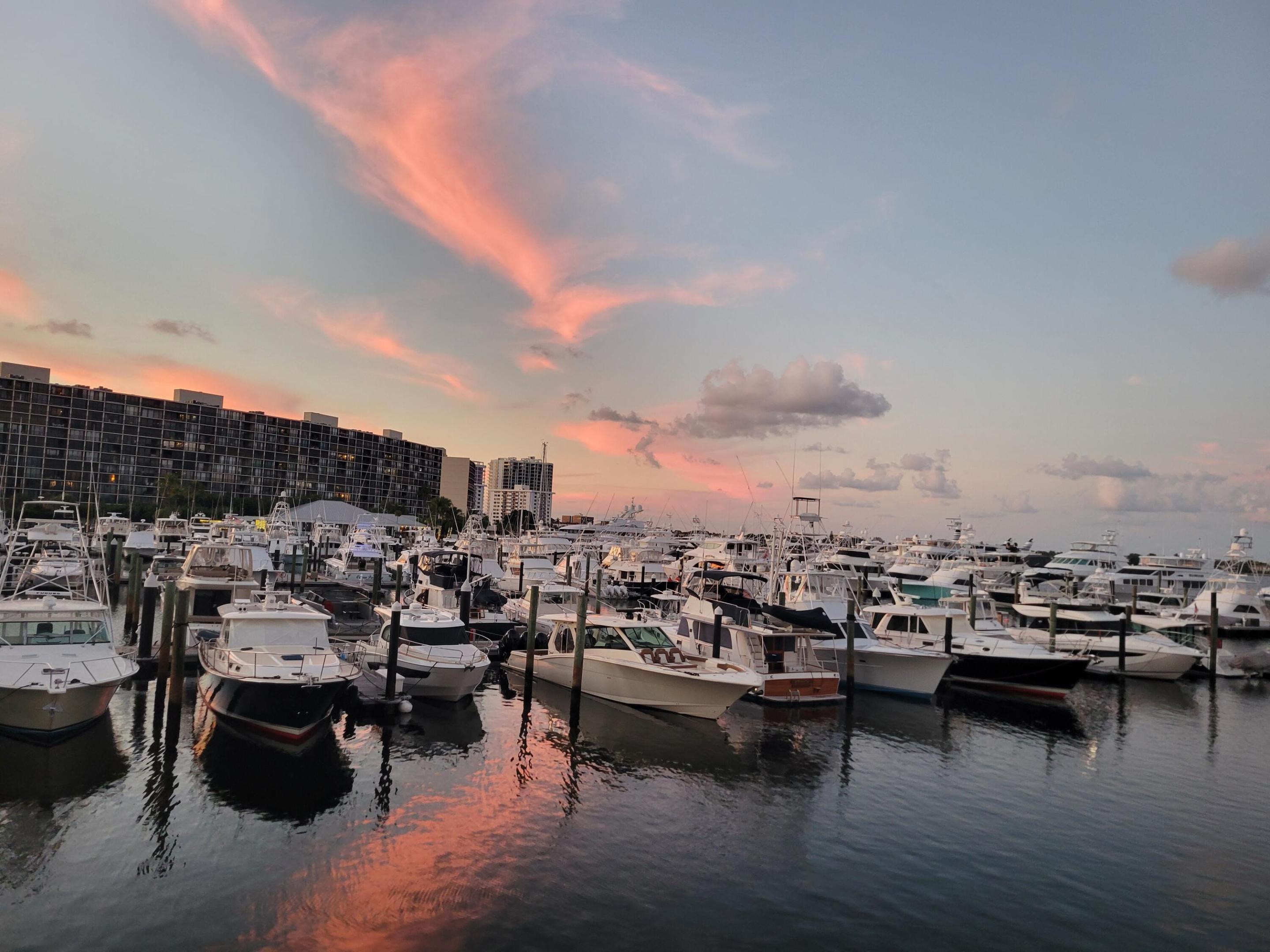 OLD PORT COVE LAKE POINT TOWER - Residential