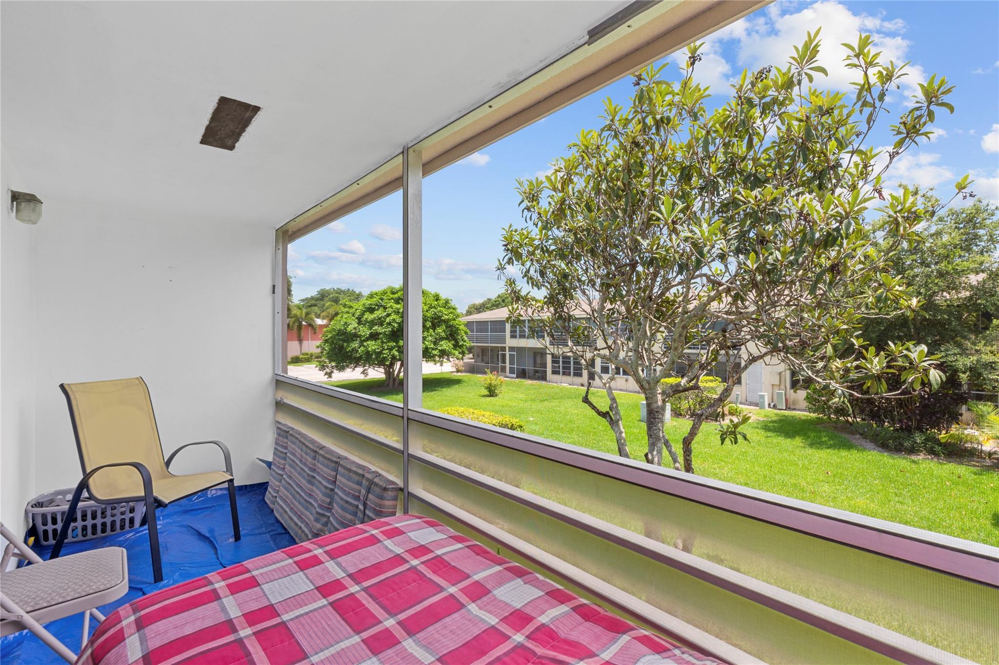 34 Kingswood B B