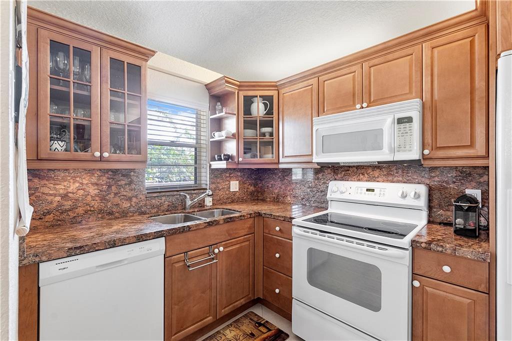 The Palms of Deer Creek - Residential