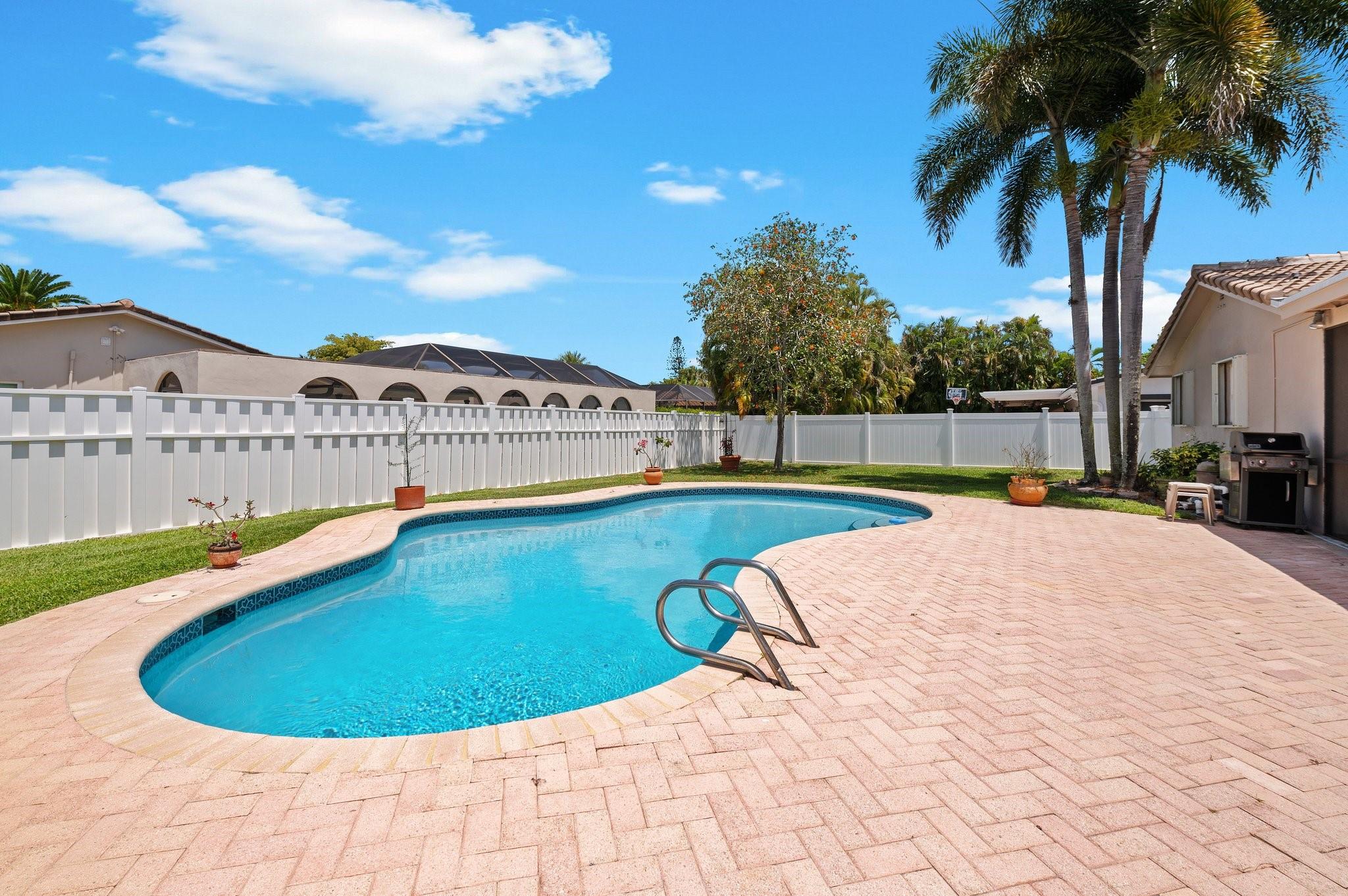 RAMBLEWOOD - Residential