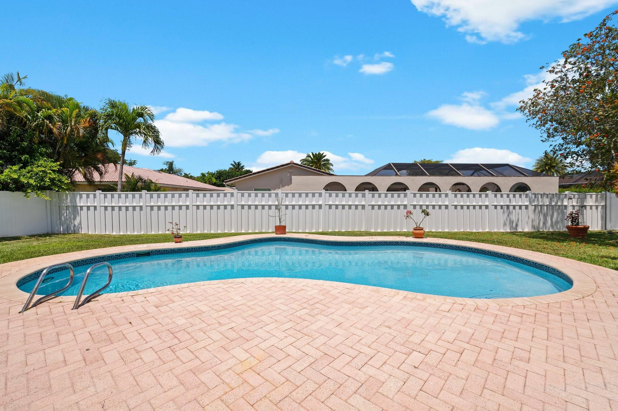 RAMBLEWOOD - Residential