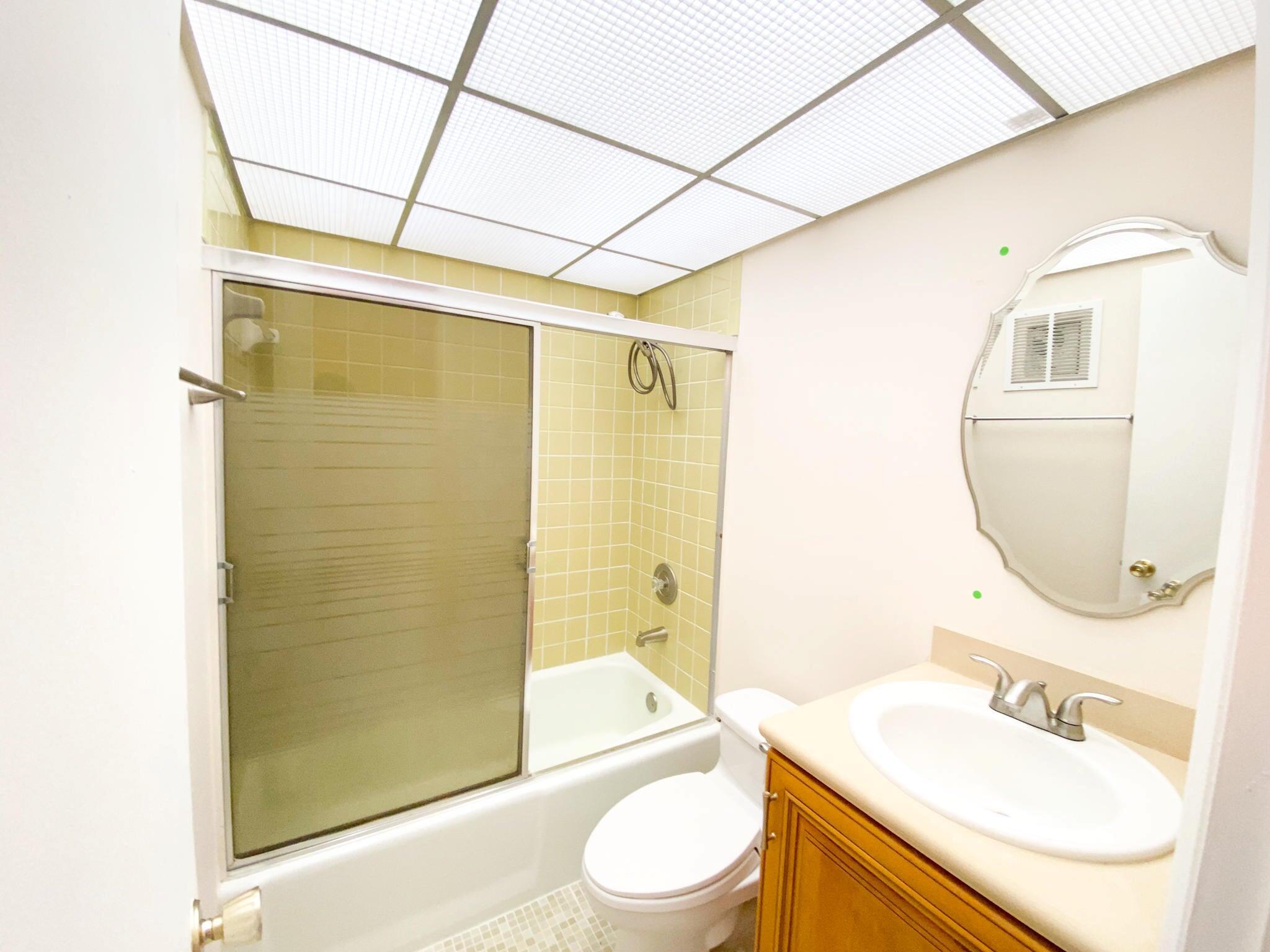View photos, virtual tours, details... 612 NW 13th Street 27