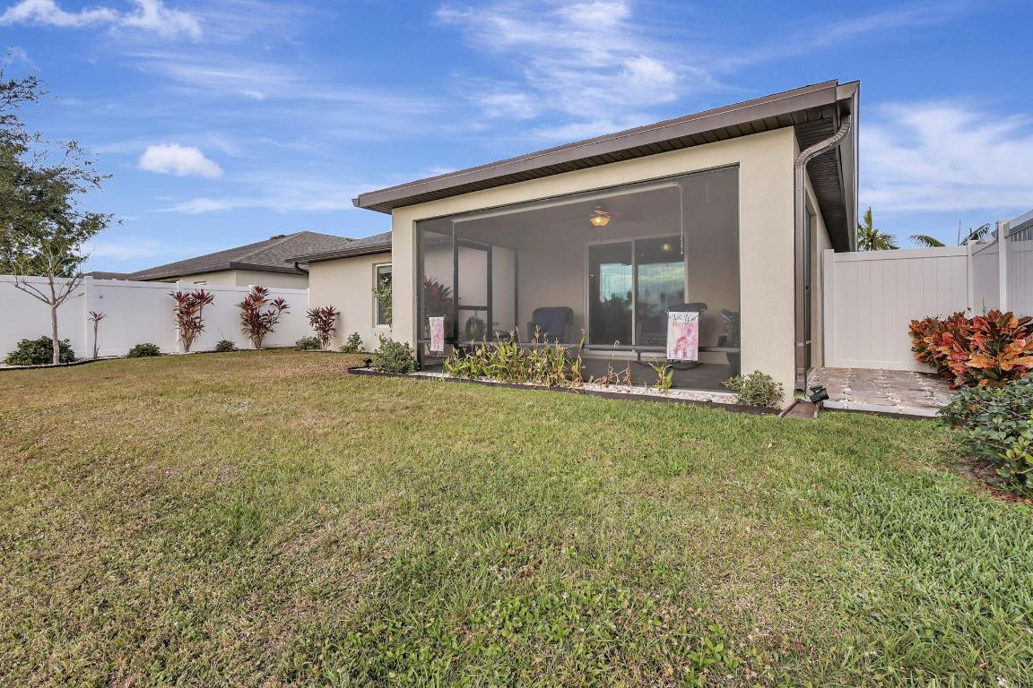 CELEBRATION POINTE - Residential