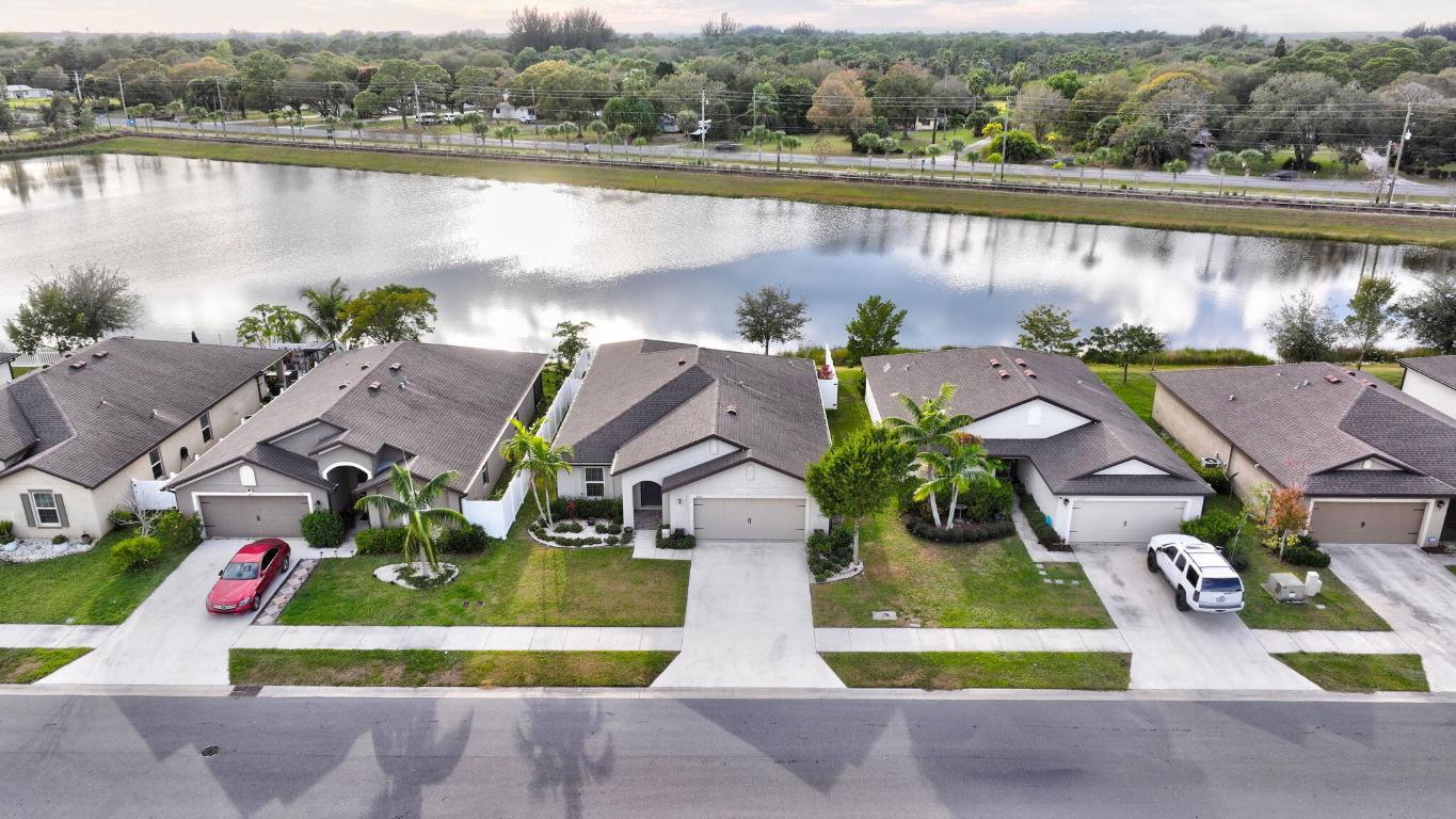 CELEBRATION POINTE - Residential