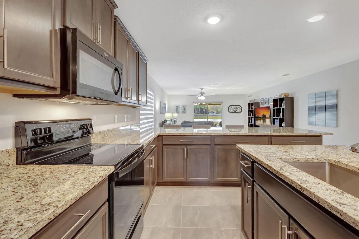 CELEBRATION POINTE - Residential