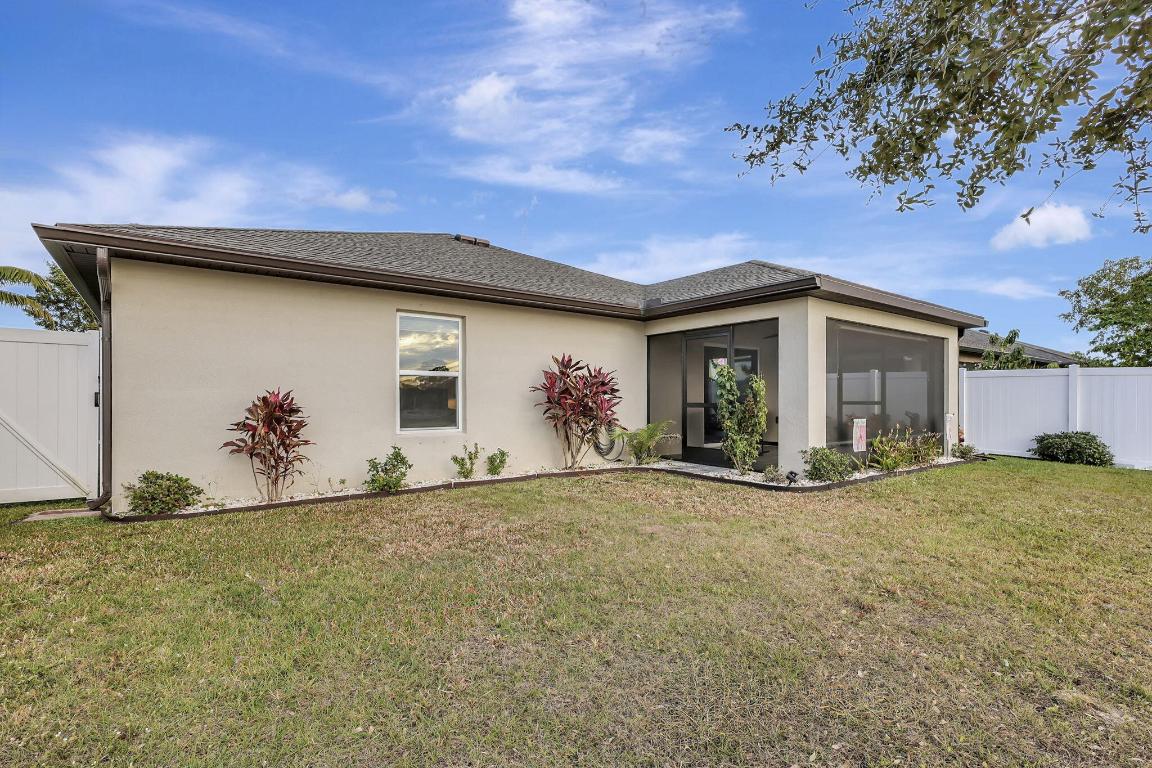 CELEBRATION POINTE - Residential