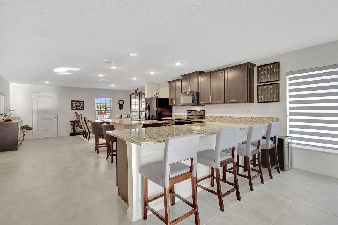 CELEBRATION POINTE - Residential