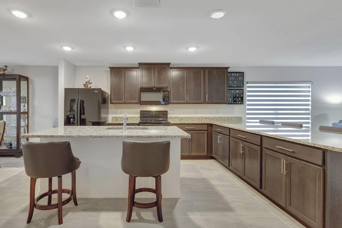 CELEBRATION POINTE - Residential