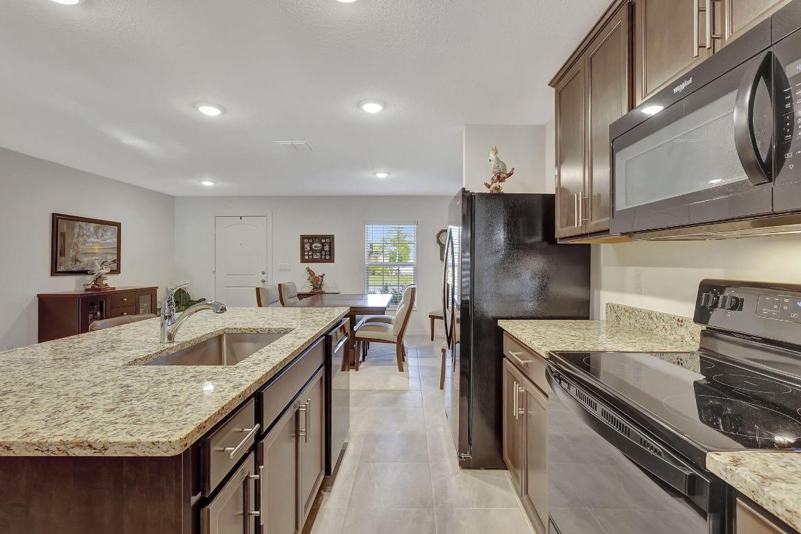 CELEBRATION POINTE - Residential