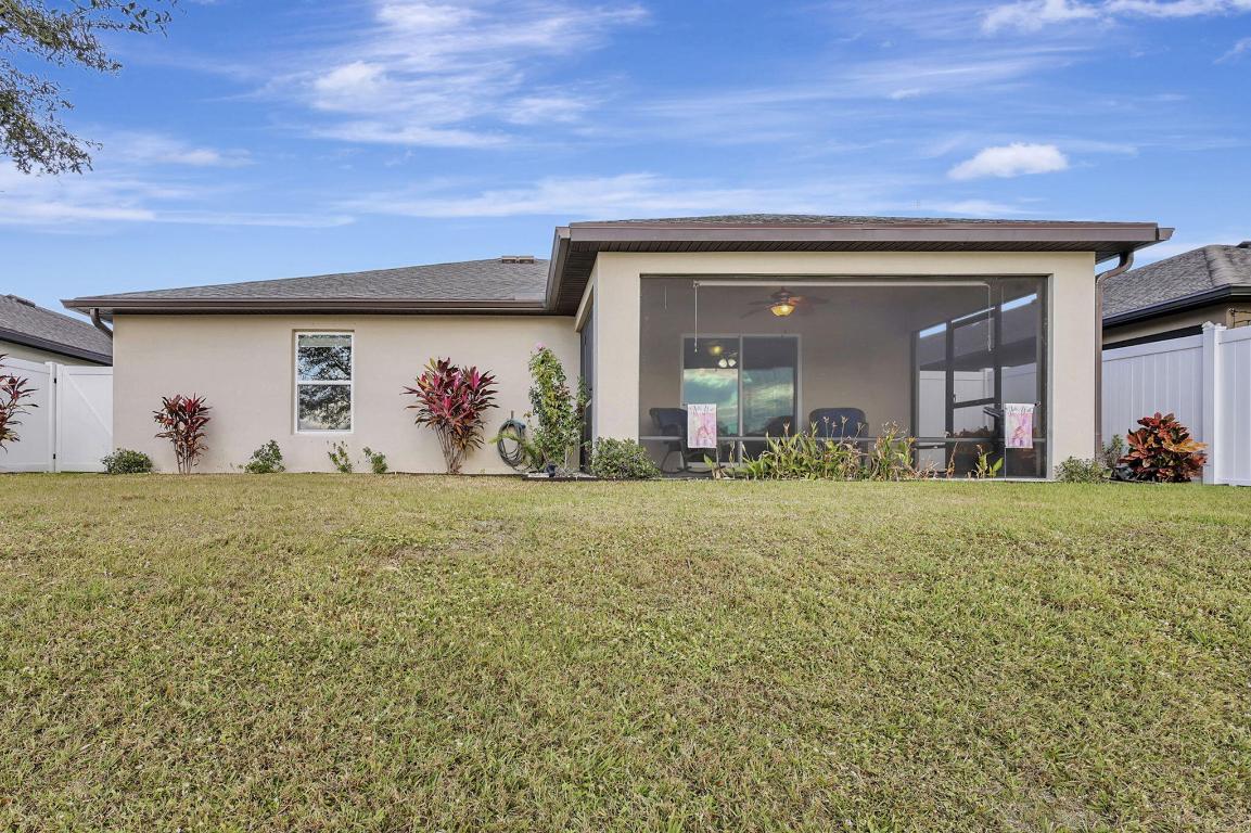 CELEBRATION POINTE - Residential