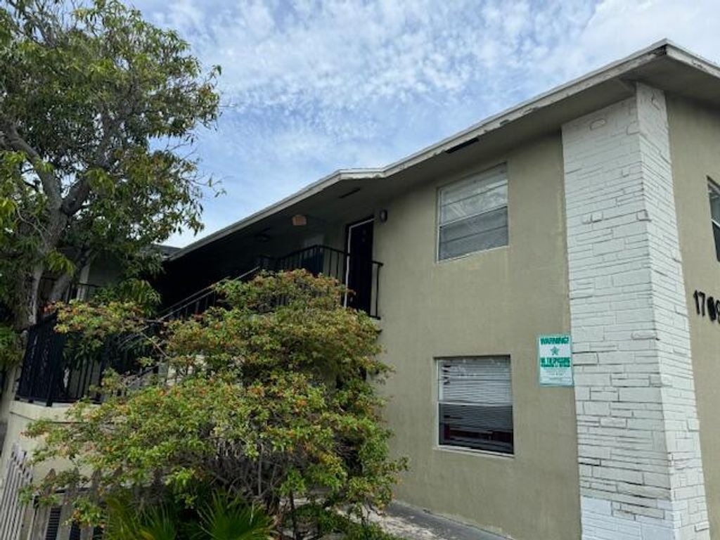 Photo of 1709 S Federal Highway #6, Lake Worth Beach, FL 33460 (MLS # R11129942)