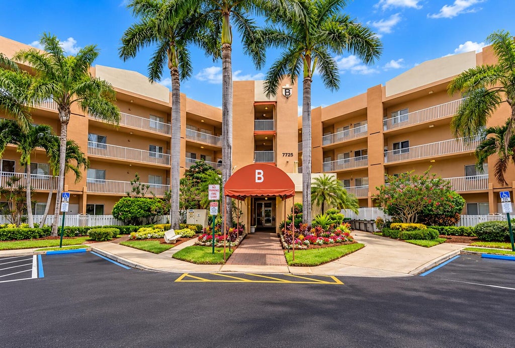 Photo of 7725 YARDLEY Drive #108, Tamarac, FL 33321 (MLS # B26092917)