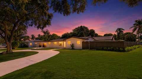 Tiny photo for 4000 NE 22ND Avenue, Lighthouse Point, FL 33064 (MLS # B26071519)