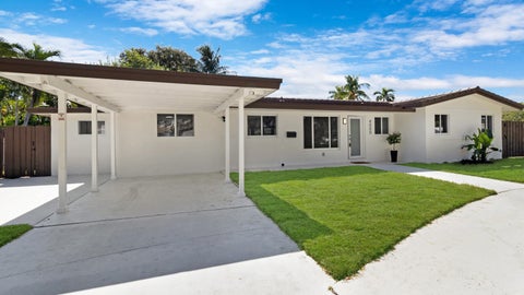 Tiny photo for 4000 NE 22ND Avenue, Lighthouse Point, FL 33064 (MLS # B26071519)