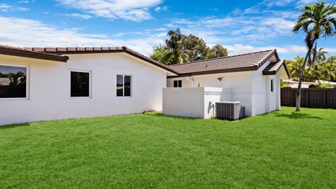 Tiny photo for 4000 NE 22ND Avenue, Lighthouse Point, FL 33064 (MLS # B26071519)