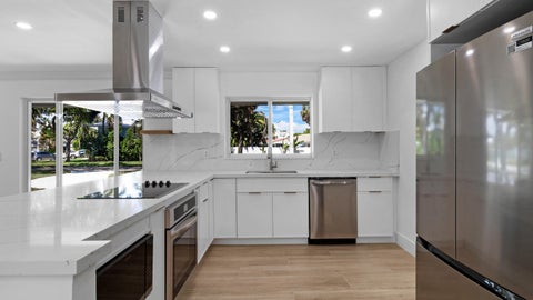 Tiny photo for 4000 NE 22ND Avenue, Lighthouse Point, FL 33064 (MLS # B26071519)