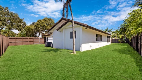 Tiny photo for 4000 NE 22ND Avenue, Lighthouse Point, FL 33064 (MLS # B26071519)