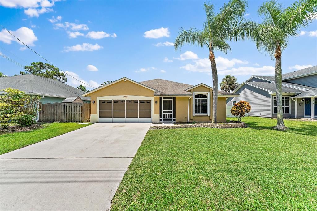 Photo of 6406 Leslie Street St, Jupiter, FL 33458 (MLS # R10813776)