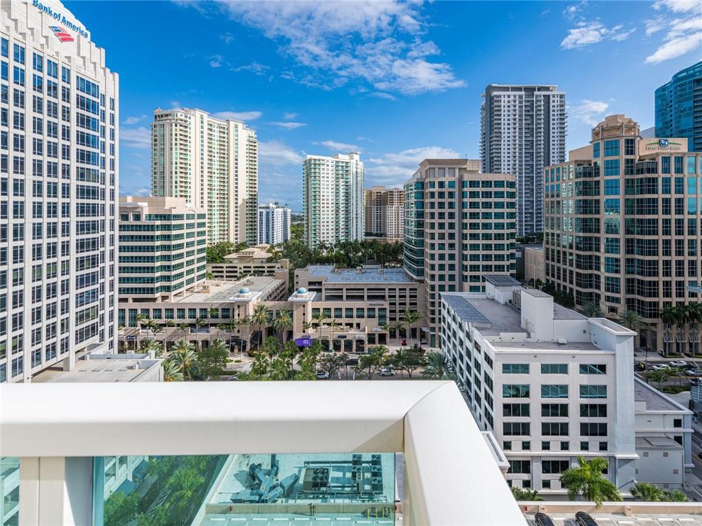 350 Las Olas - Residential