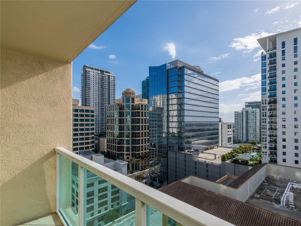 350 Las Olas - Residential