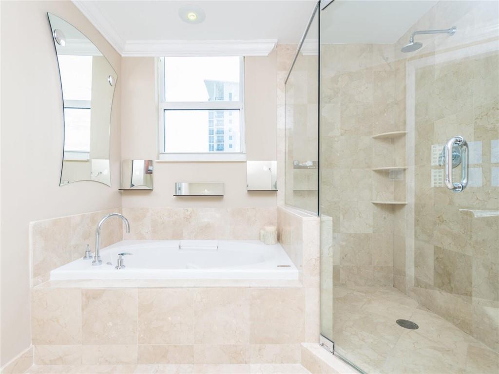 350 Las Olas - Residential