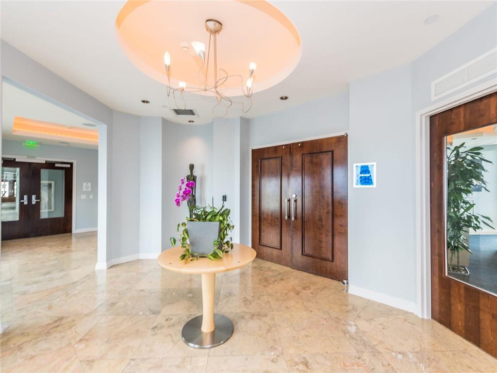 350 Las Olas - Residential