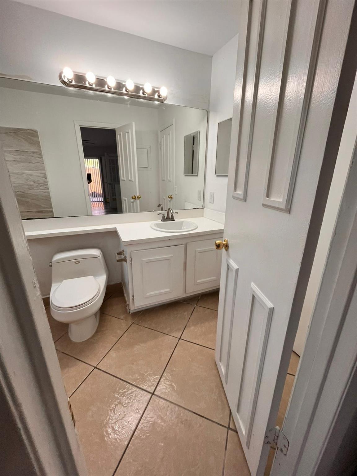 LAKE COLONY PH II - Residential