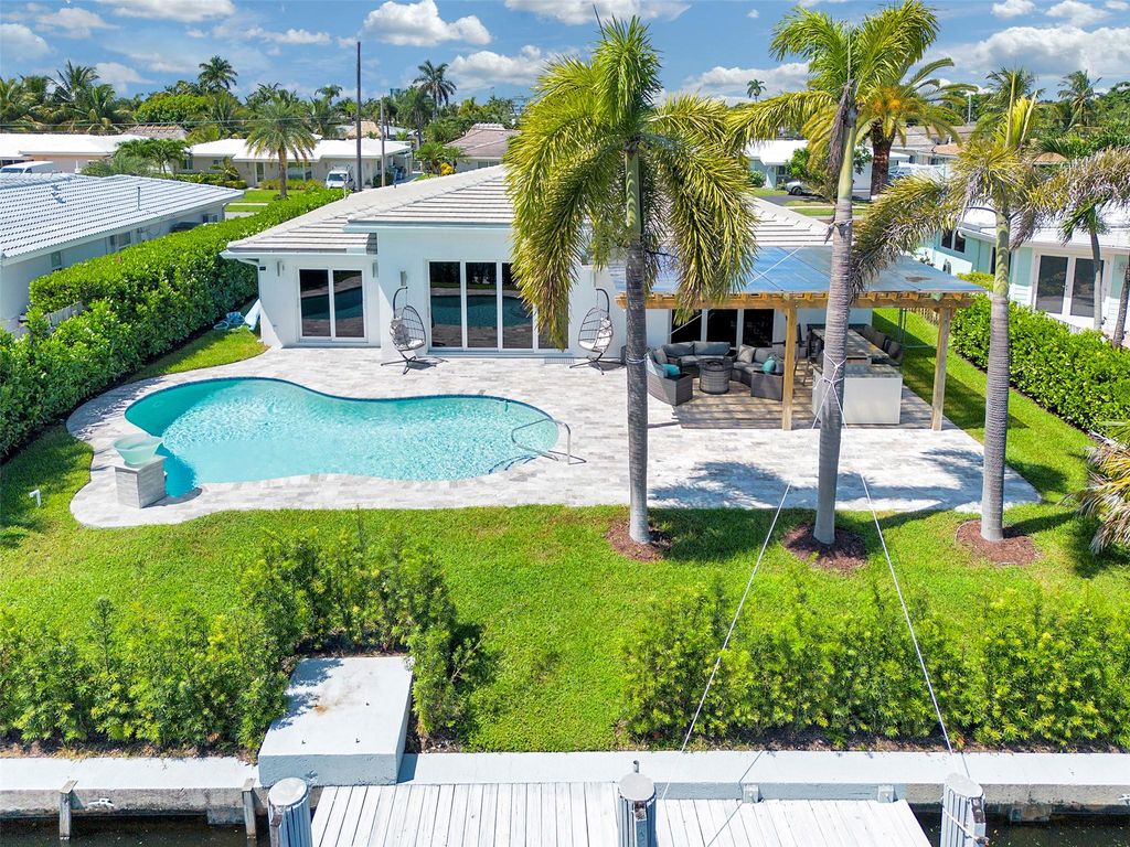 Photo of 320 SE 5th Ave, Pompano Beach, FL 33060 (MLS # F10533923)