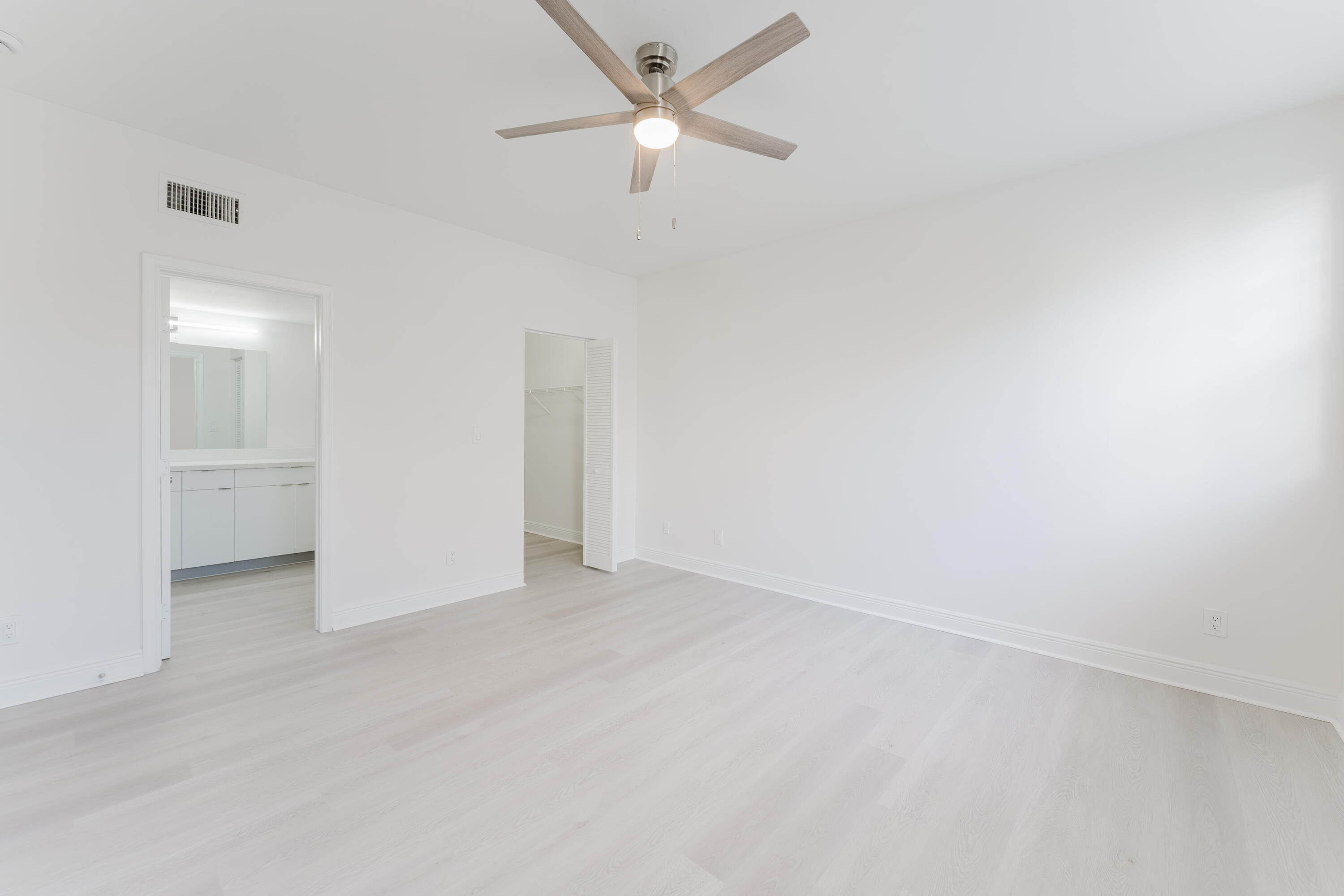 ESTADA OF LOS PASEOS - Residential Lease