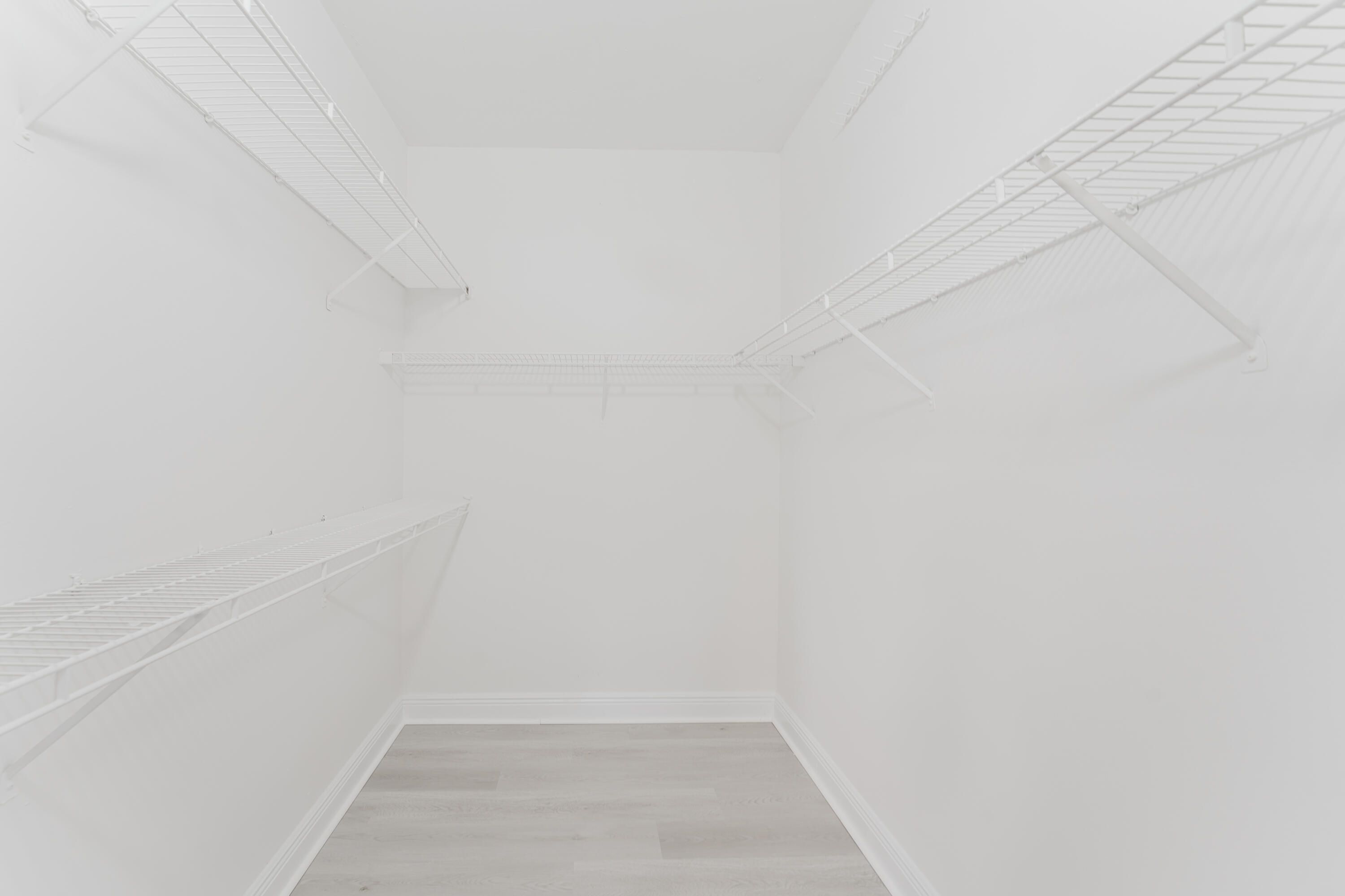 ESTADA OF LOS PASEOS - Residential Lease