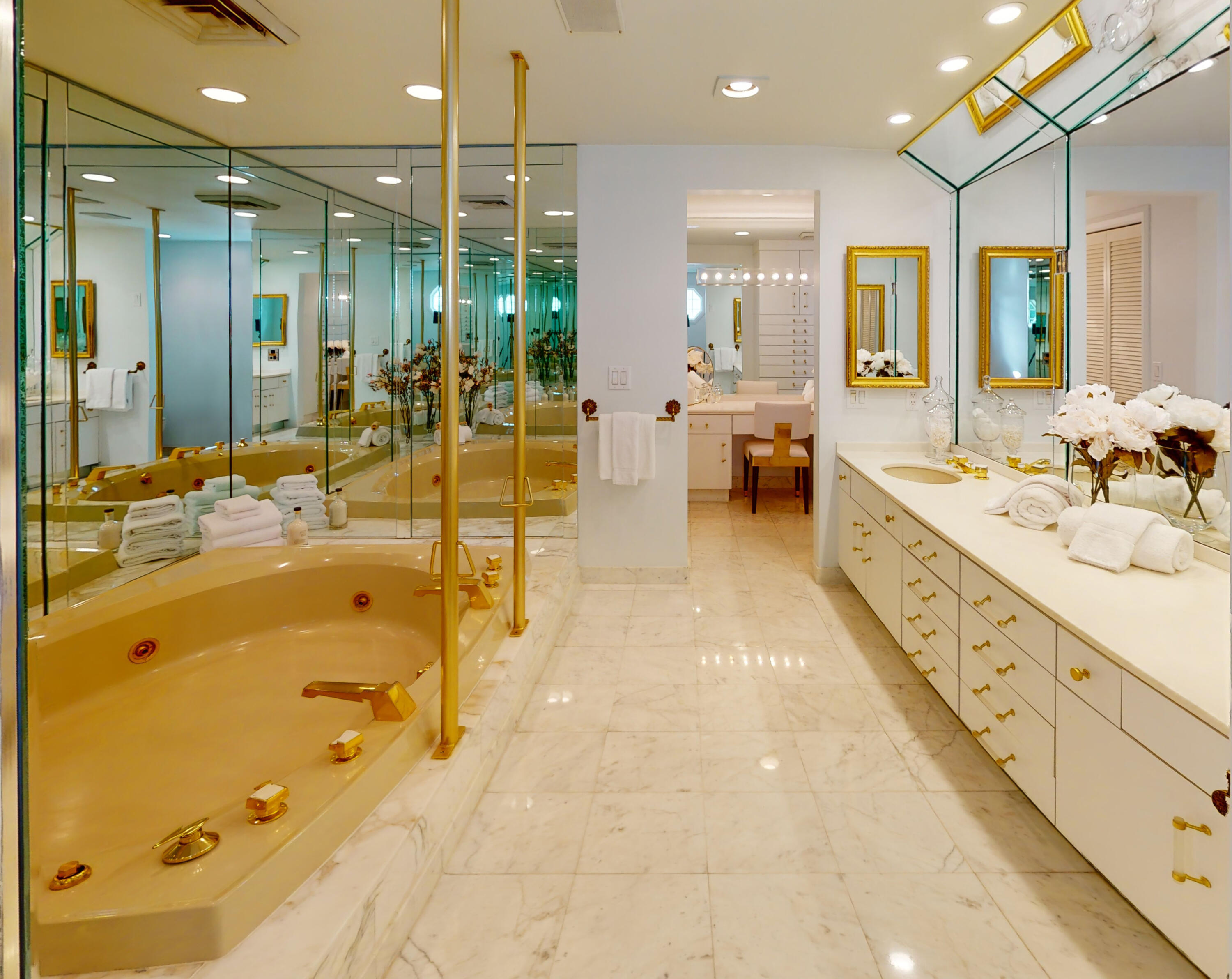 Royal Palm Yacht & Countr - Residential