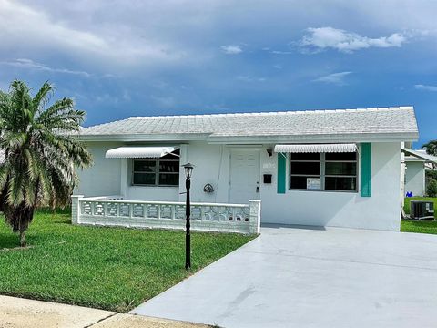 Single Family Residence in Boynton Beach FL 1004 Ocean Drive Dr.jpg